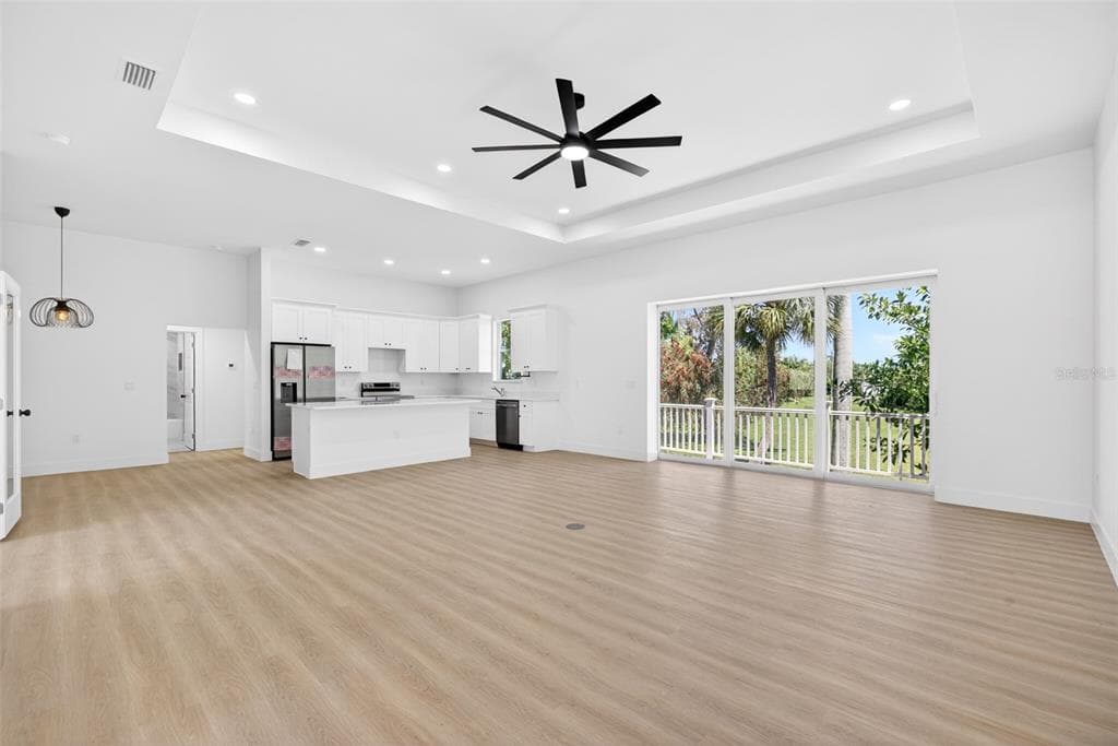 200 LEACH DRIVE, PUNTA GORDA, FL 33950 — zdjęcie 3