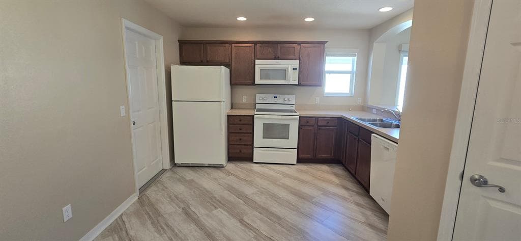 2577 LINDEWOOD STREET, THE VILLAGES, FL 32163 — zdjęcie 5