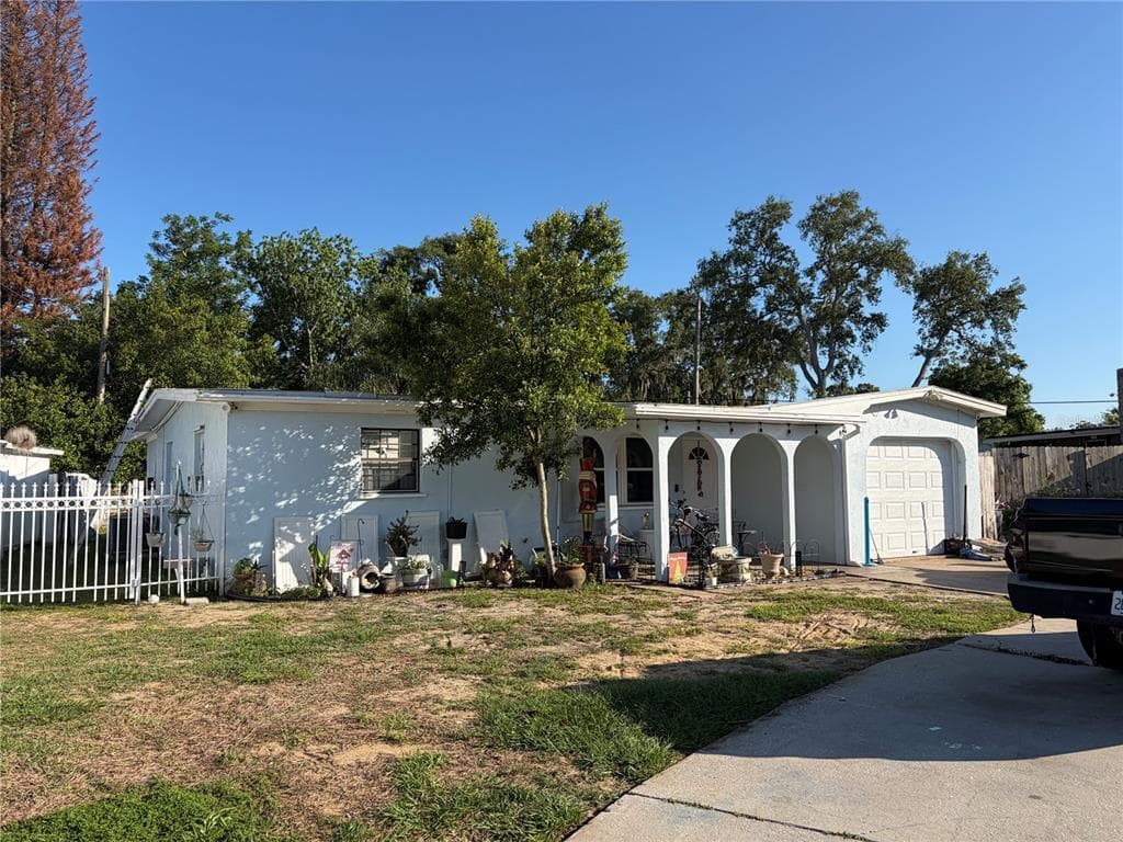 1405 JACKSON AVENUE, DAYTONA BEACH, FL 32117