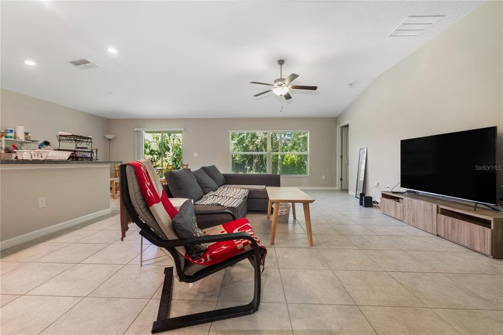 4726 WILD SENNA BOULEVARD, TAMPA, FL 33619 — zdjęcie 4