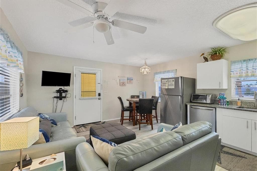 301 AVENIDA MADERA # A, SARASOTA, FL 34242 — zdjęcie 3