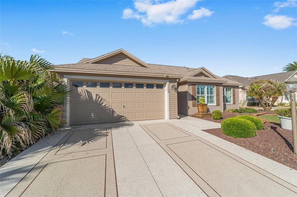 1109 ALCOVE LOOP, THE VILLAGES, FL 32162