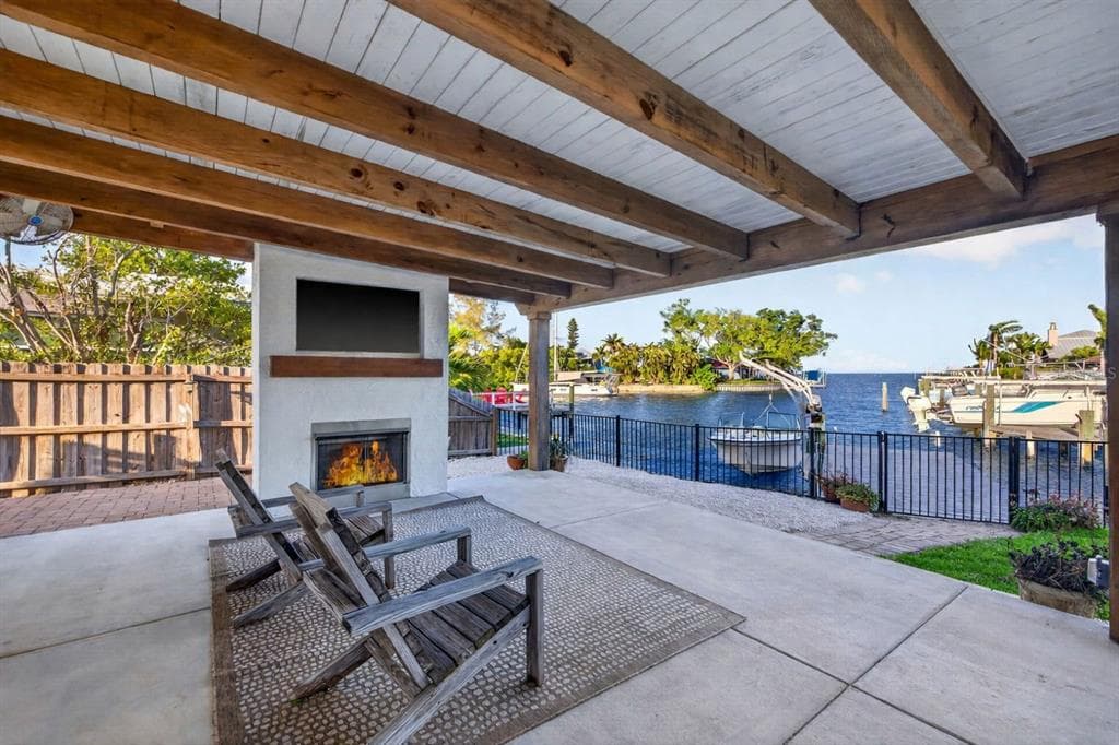 4200 BEACH DRIVE SE, ST PETERSBURG, FL 33705 — zdjęcie 2