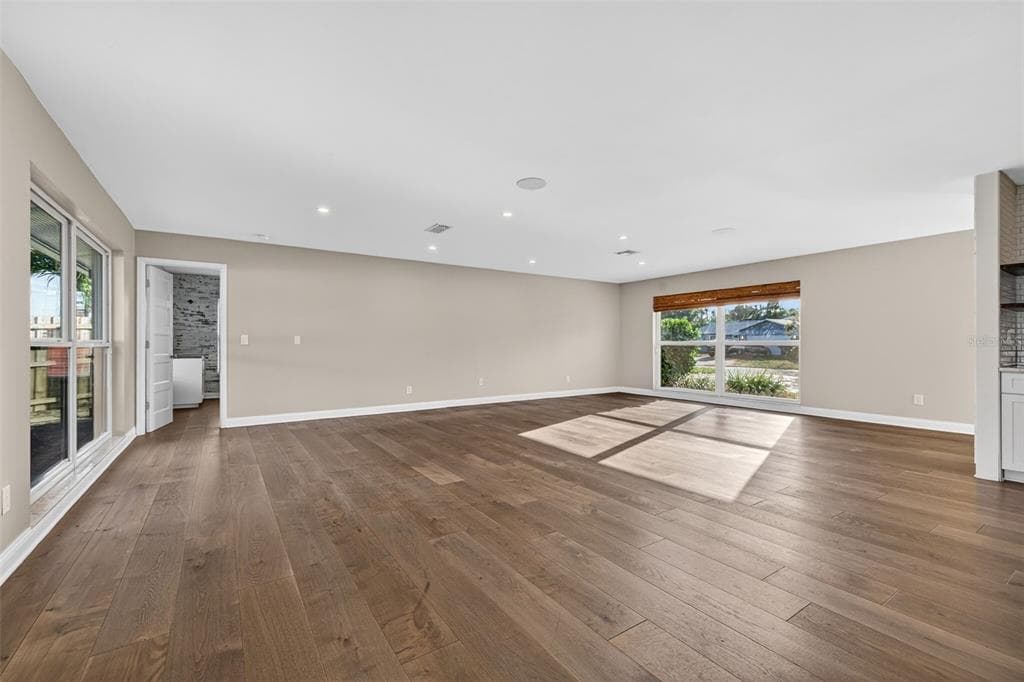 4200 BEACH DRIVE SE, ST PETERSBURG, FL 33705 — zdjęcie 5