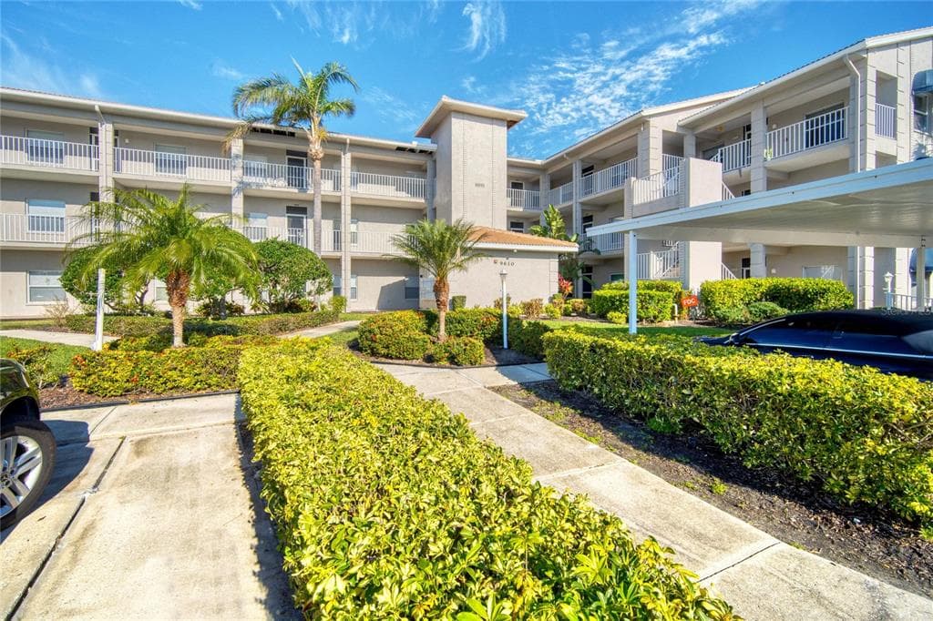 9610 CLUB SOUTH CIRCLE # # 4207, SARASOTA, FL 34238
