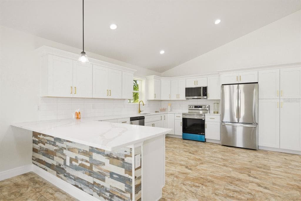 6510 E 23RD AVENUE, TAMPA, FL 33619 — zdjęcie 4