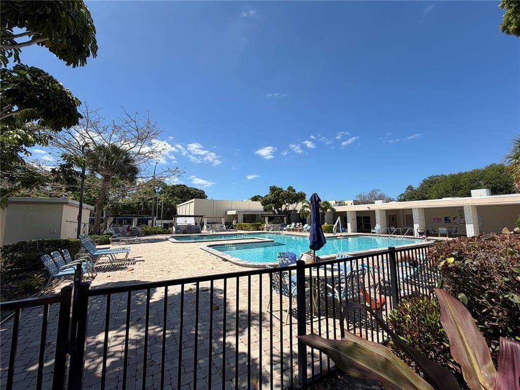 5967 TERRACE PARK DRIVE N # 104, ST PETERSBURG, FL 33709 — zdjęcie 5