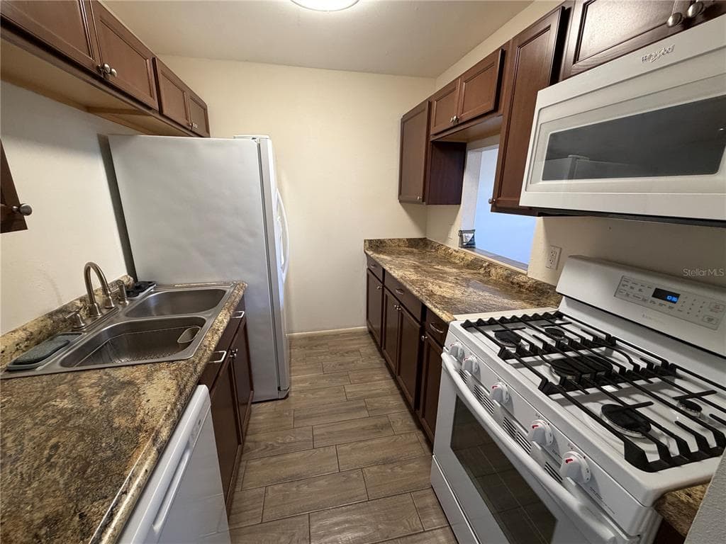 5967 TERRACE PARK DRIVE N # 104, ST PETERSBURG, FL 33709 — zdjęcie 4