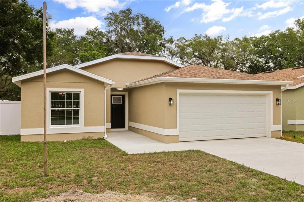 710 BEECHER STREET, LEESBURG, FL 34748