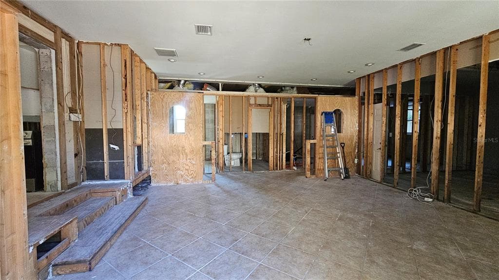 208 48TH AVENUE N, ST PETERSBURG, FL 33703 — zdjęcie 3