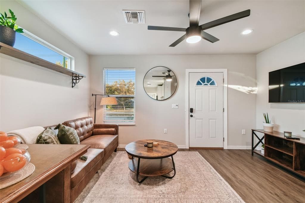 2310 30TH AVENUE N, ST PETERSBURG, FL 33713 — zdjęcie 2