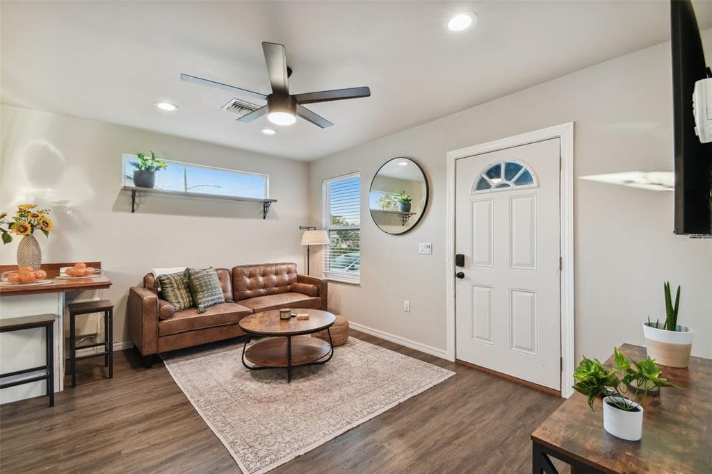 2310 30TH AVENUE N, ST PETERSBURG, FL 33713 — zdjęcie 3