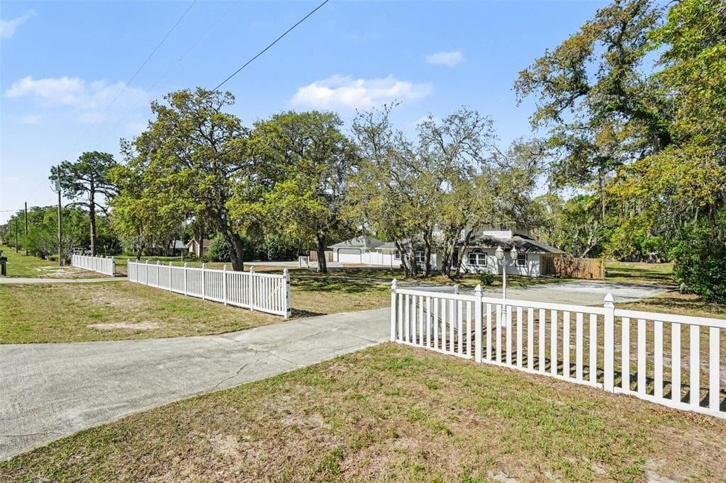 18731 FIRETHORN DRIVE, SPRING HILL, FL 34610 — zdjęcie 5