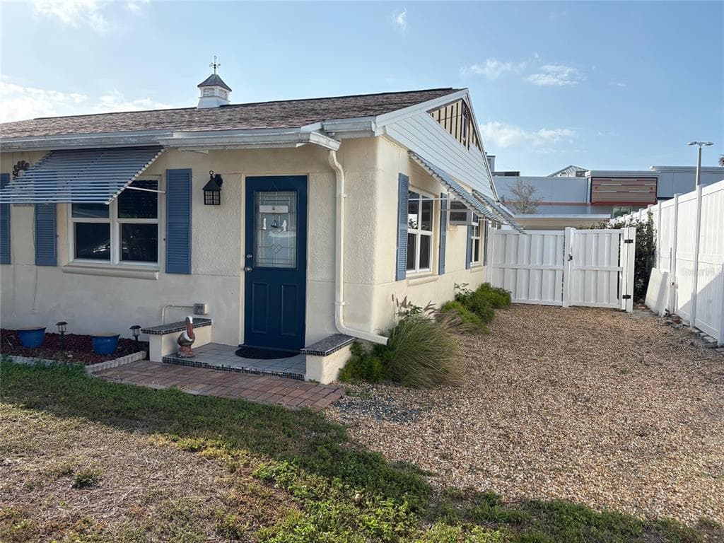 111 174TH AVENUE E, REDINGTON SHORES, FL 33708 — zdjęcie 2