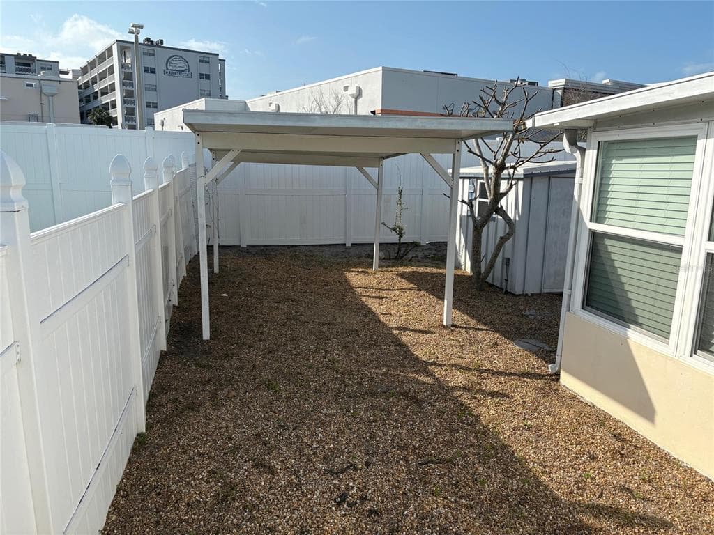 111 174TH AVENUE E, REDINGTON SHORES, FL 33708 — zdjęcie 5