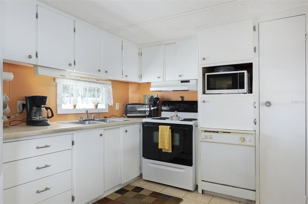 4368 72ND WAY N # 111, ST PETERSBURG, FL 33709 — zdjęcie 5