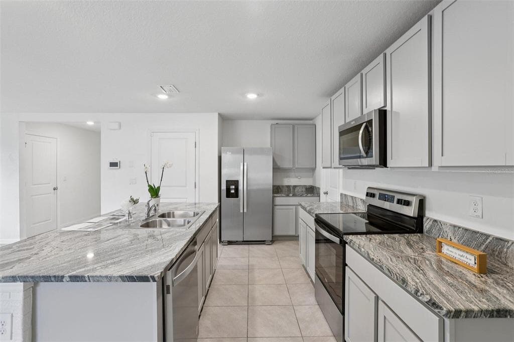 7530 BROAD POINTE DRIVE, ZEPHYRHILLS, FL 33540 — zdjęcie 4