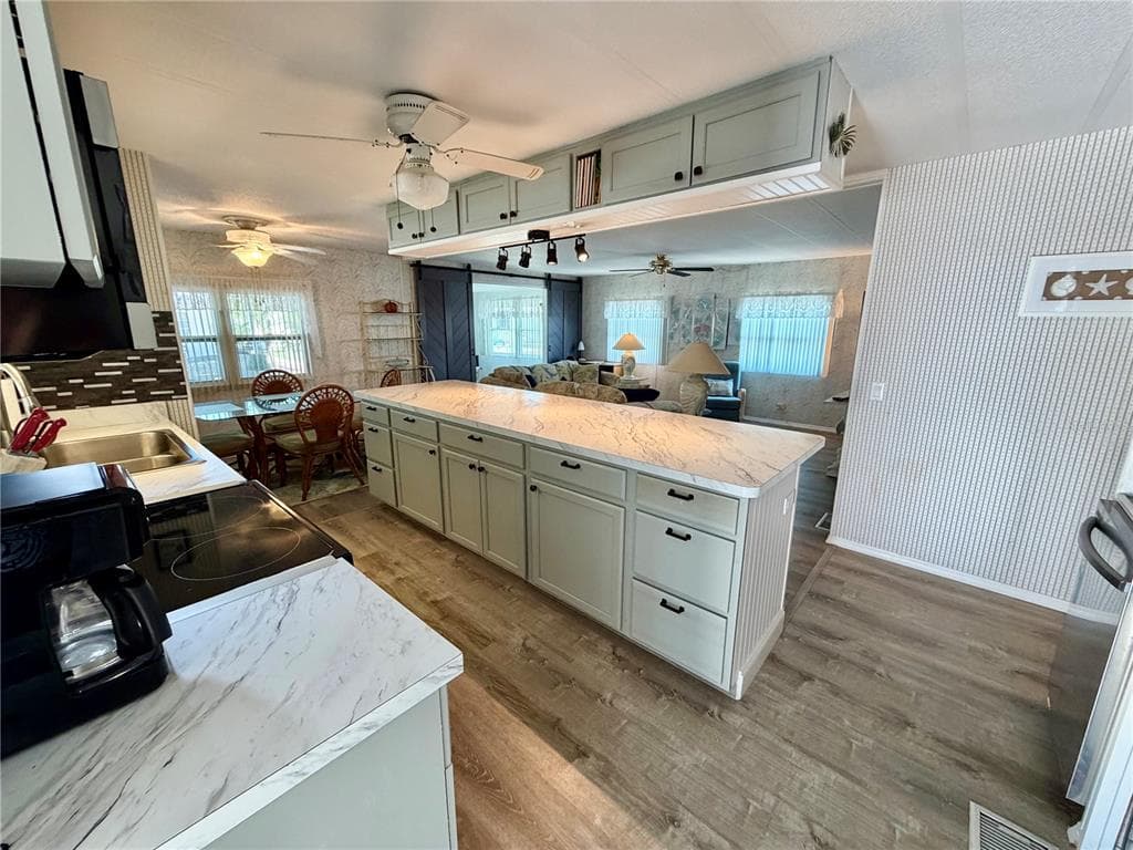34540 VIOLET DRIVE N, PINELLAS PARK, FL 33781 — zdjęcie 5