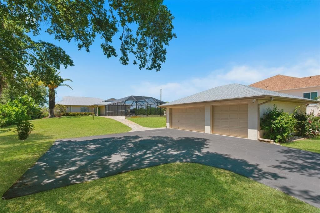 880 LEMON BAY DRIVE, VENICE, FL 34293