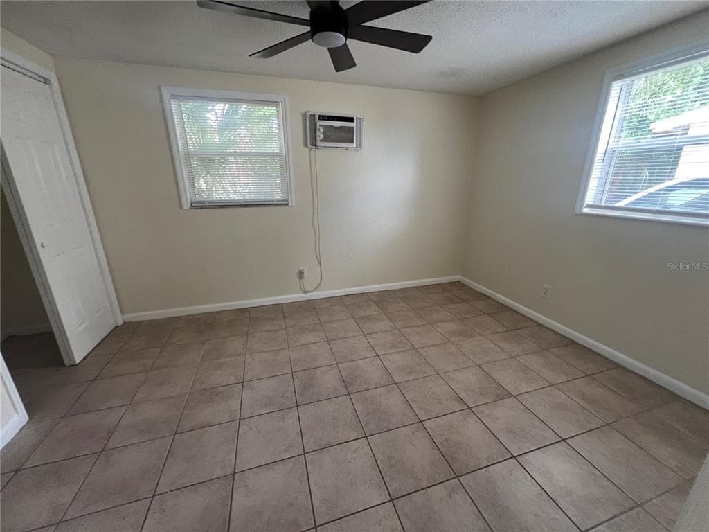 275 PINEAPPLE STREET # B, ENGLEWOOD, FL 34223 — zdjęcie 4