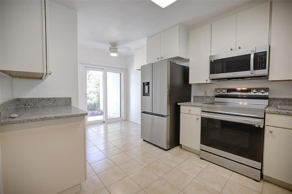 10134 REGAL DRIVE # 1, LARGO, FL 33774 — zdjęcie 5