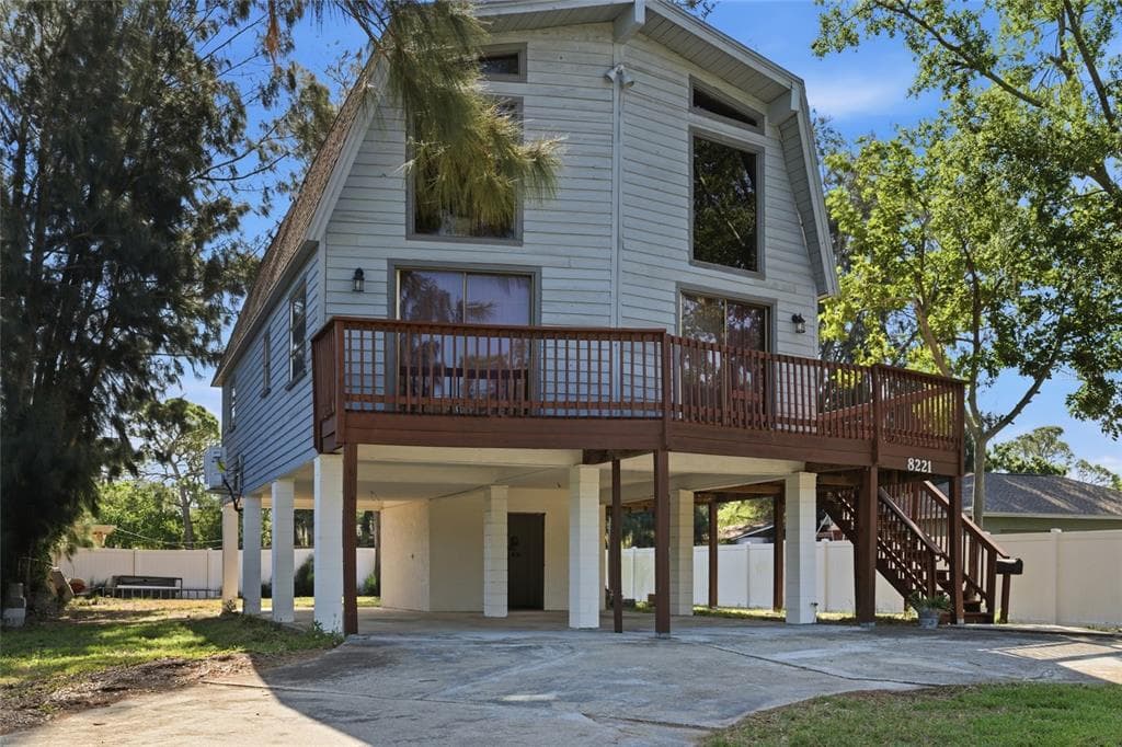 8221 RIVERSIDE DR NE, ST PETERSBURG, FL 33702 — zdjęcie 2