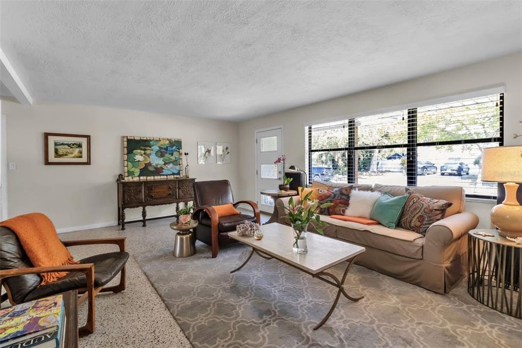 2440 VALENCIA DRIVE, SARASOTA, FL 34239 — zdjęcie 4
