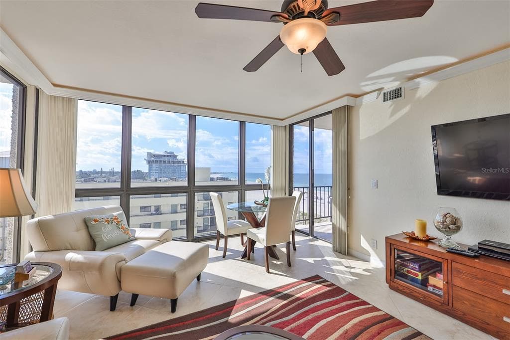 5396 GULF BOULEVARD # 701, ST PETE BEACH, FL 33706 — zdjęcie 5