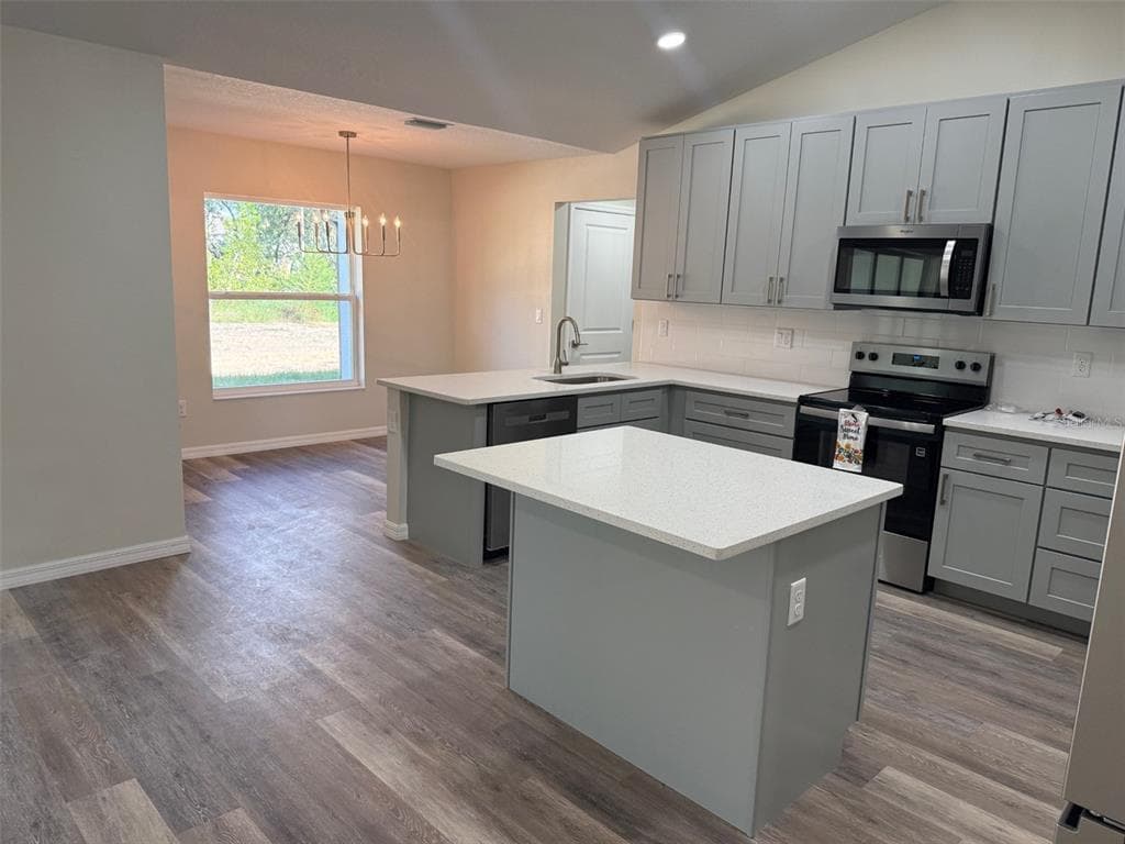 13465 CANYON SWALLOW ROAD, WEEKI WACHEE, FL 34614 — zdjęcie 4