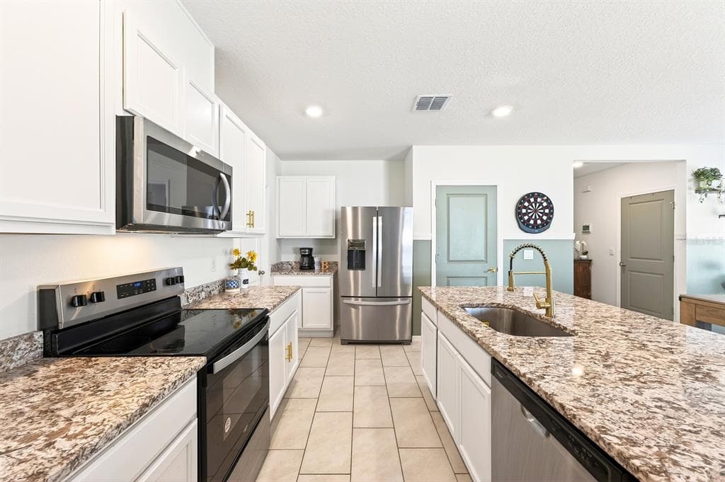 182 AMBERWOOD WAY, UMATILLA, FL 32784 — zdjęcie 4