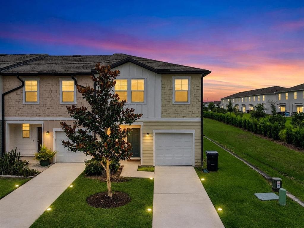 1105 MERRILL STREET, DAVENPORT, FL 33837