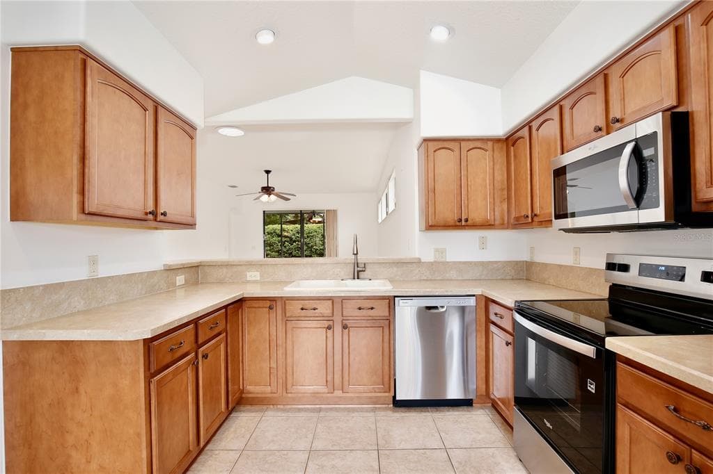 27210 STONEY BROOK DRIVE, LEESBURG, FL 34748 — zdjęcie 5