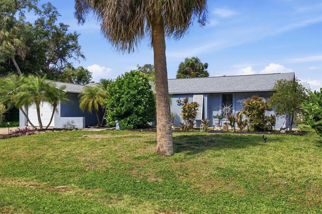 18461 BURKHOLDER CIRCLE, PORT CHARLOTTE, FL 33948