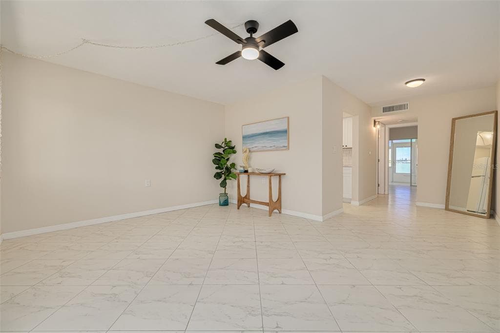 250 126TH AVENUE # 104, TREASURE ISLAND, FL 33706 — zdjęcie 5