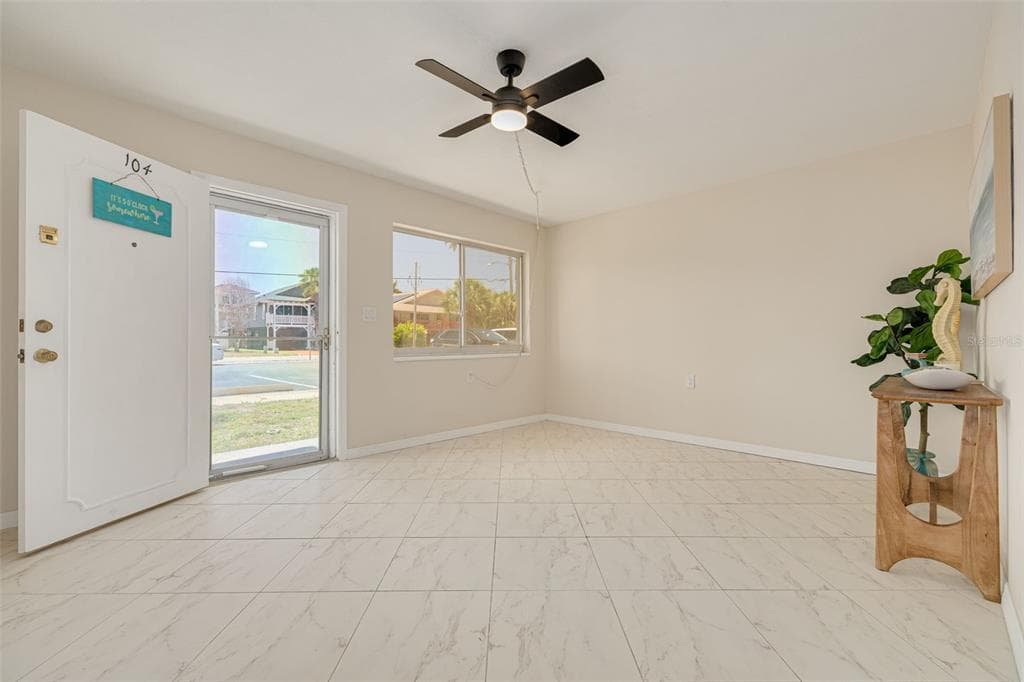 250 126TH AVENUE # 104, TREASURE ISLAND, FL 33706 — zdjęcie 4