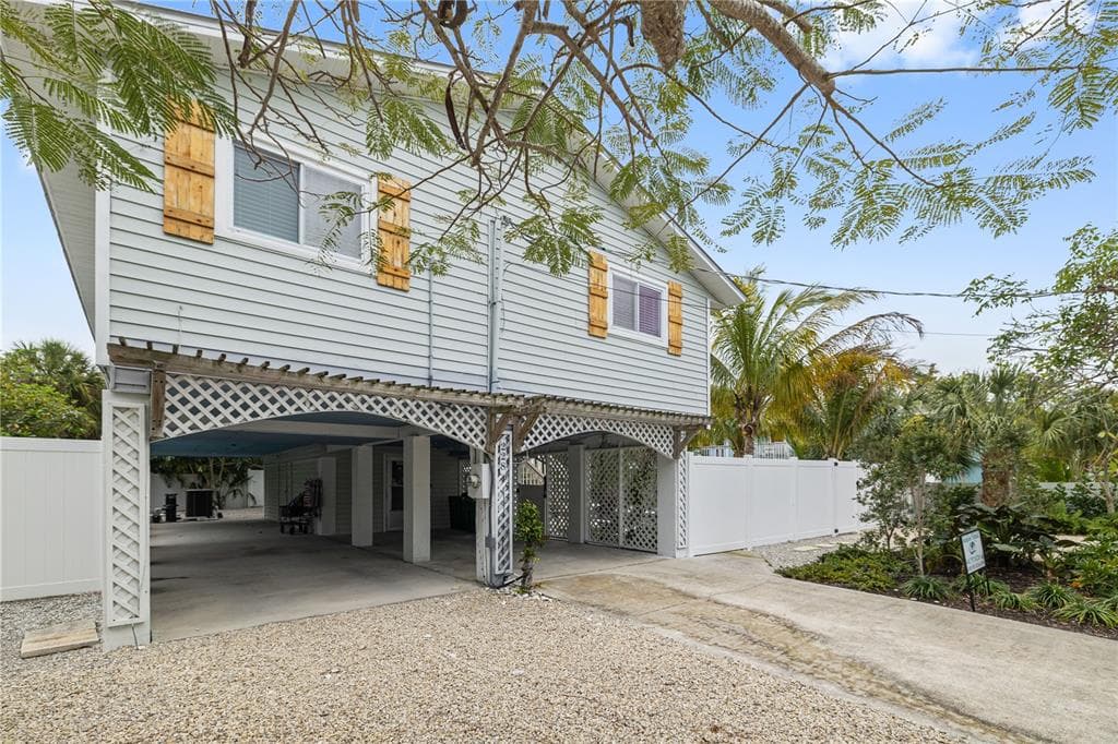 228 GLADIOLUS STREET, ANNA MARIA, FL 34216 — zdjęcie 2