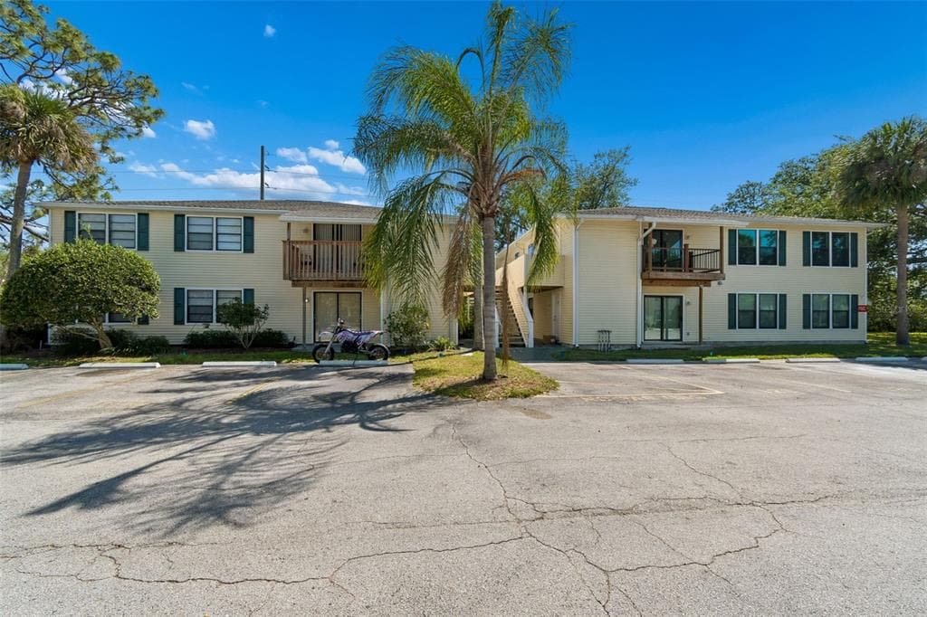 140 HUNTER LAKE DRIVE # 8C, OLDSMAR, FL 34677