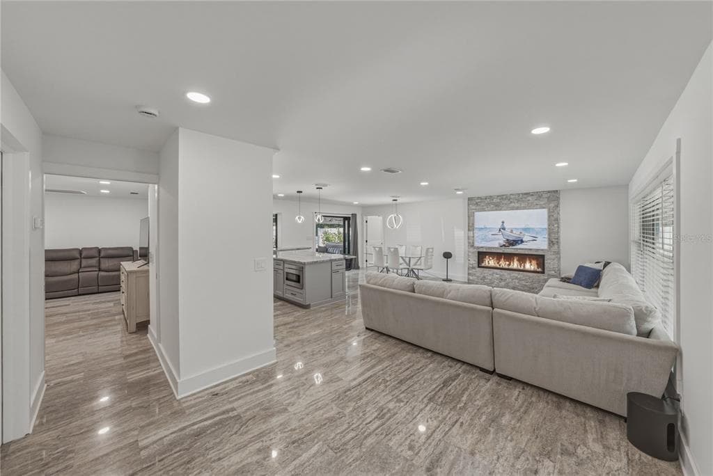 4201 37TH STREET S, ST PETERSBURG, FL 33711 — zdjęcie 5