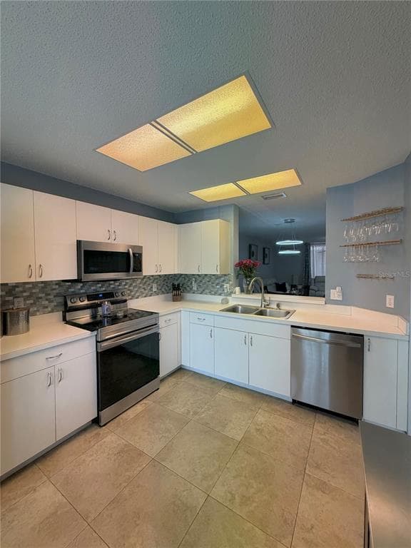 2122 CLOVER HILL ROAD, PALM HARBOR, FL 34683 — zdjęcie 4