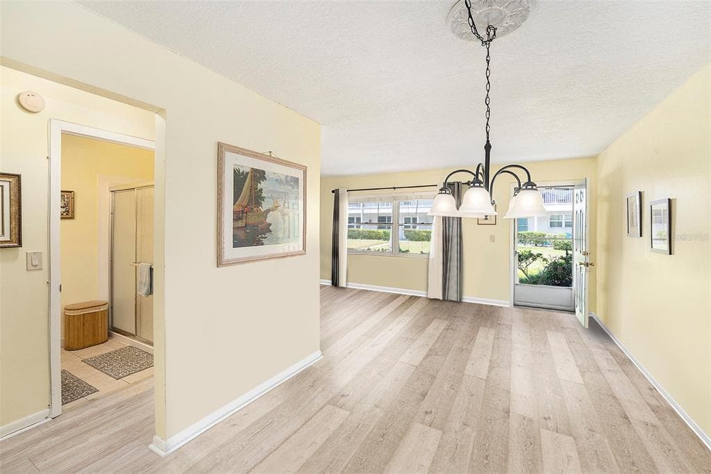 5216 81ST STREET N # 2, ST PETERSBURG, FL 33709 — zdjęcie 2