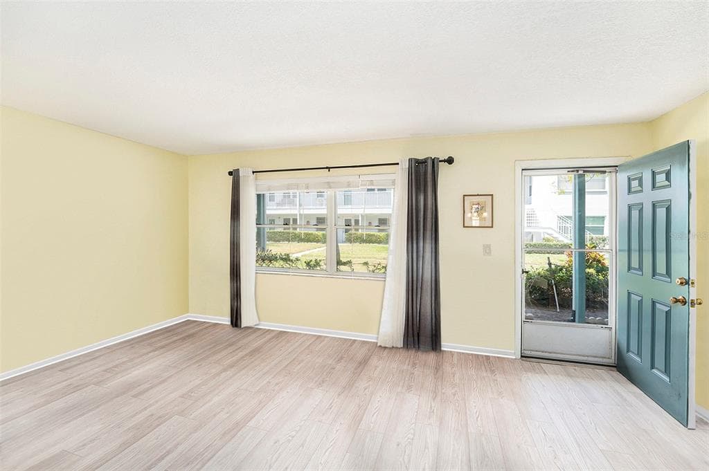 5216 81ST STREET N # 2, ST PETERSBURG, FL 33709 — zdjęcie 4