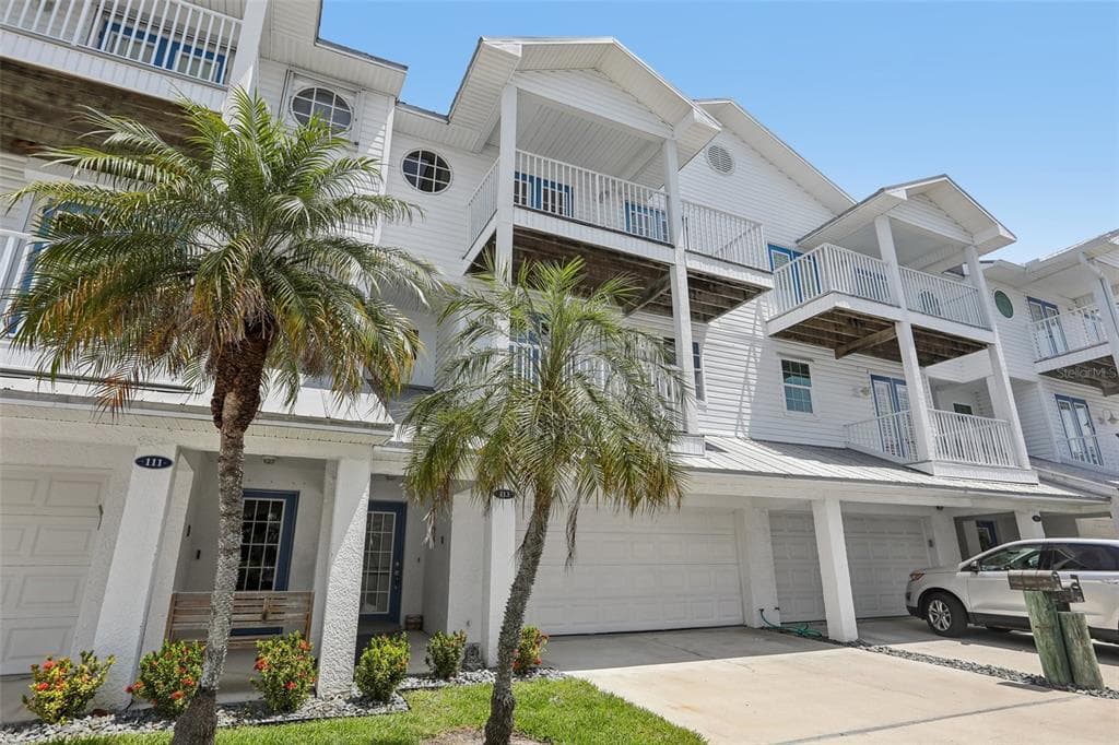 113 YACHT CLUB CIRCLE, NORTH REDINGTON BEACH, FL 33708 — zdjęcie 2