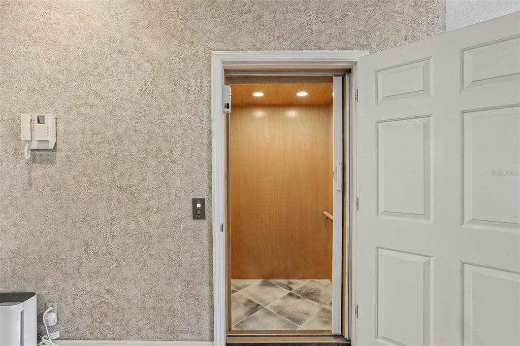113 YACHT CLUB CIRCLE, NORTH REDINGTON BEACH, FL 33708 — zdjęcie 5