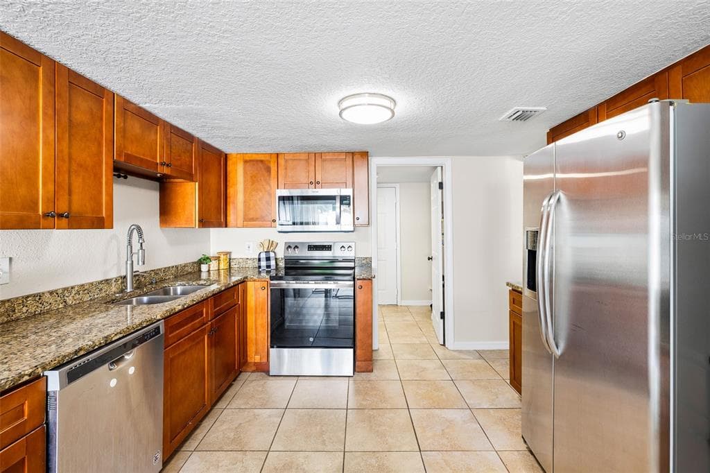 7256 MOFFATT LANE N, PINELLAS PARK, FL 33781 — zdjęcie 4
