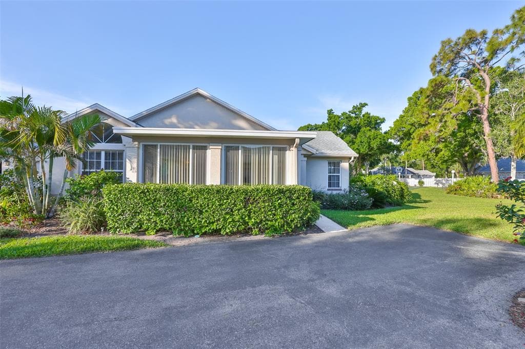 1115 GOLFVIEW WOODS DRIVE, SUN CITY CENTER, FL 33573 — zdjęcie 3