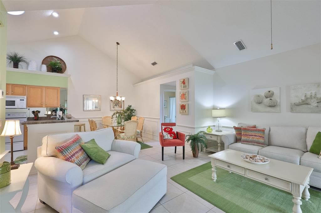 1115 GOLFVIEW WOODS DRIVE, SUN CITY CENTER, FL 33573 — zdjęcie 5