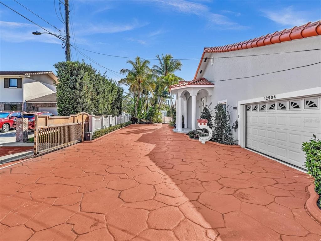 12904 BANYAN ROAD, NORTH MIAMI, FL 33181 — zdjęcie 4