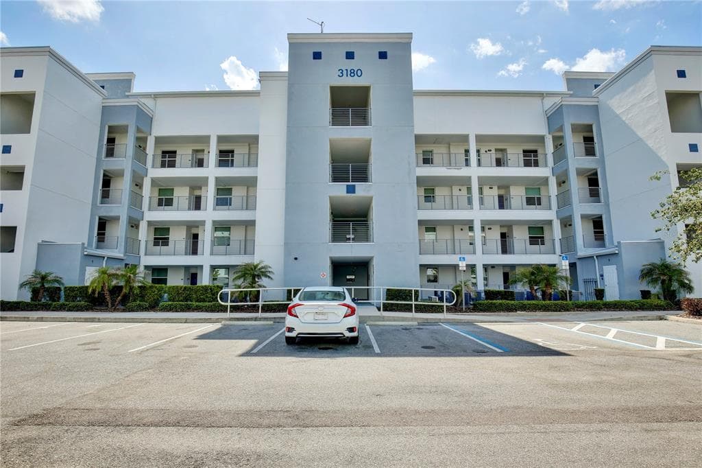 3180 PARADOX CIRCLE # 402, KISSIMMEE, FL 34746