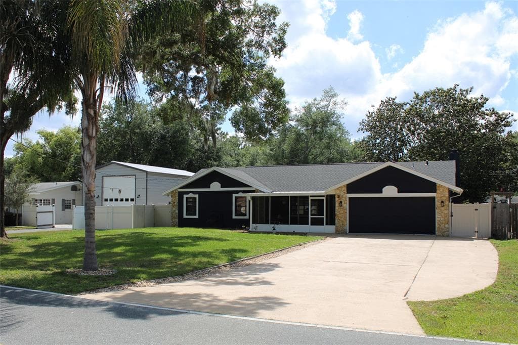 27627 LOIS DRIVE, TAVARES, FL 32778 — zdjęcie 4