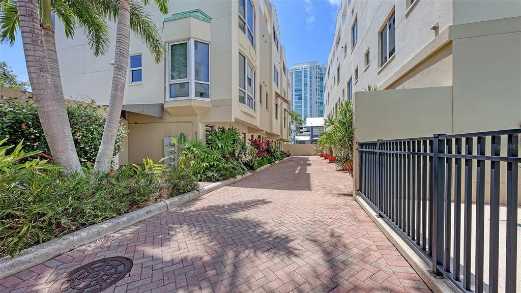 235 COCOANUT AVENUE # 128E, SARASOTA, FL 34236 — zdjęcie 2